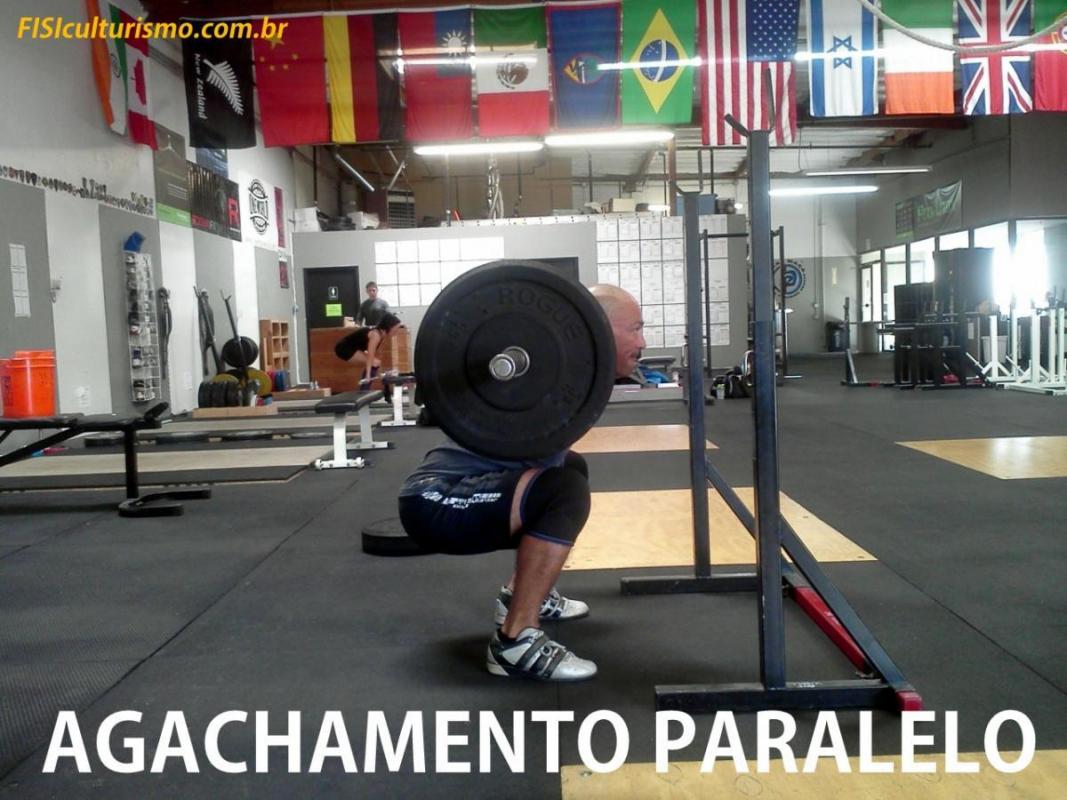Para ganhar massa nas coxas faça agachamento pesado a 90º